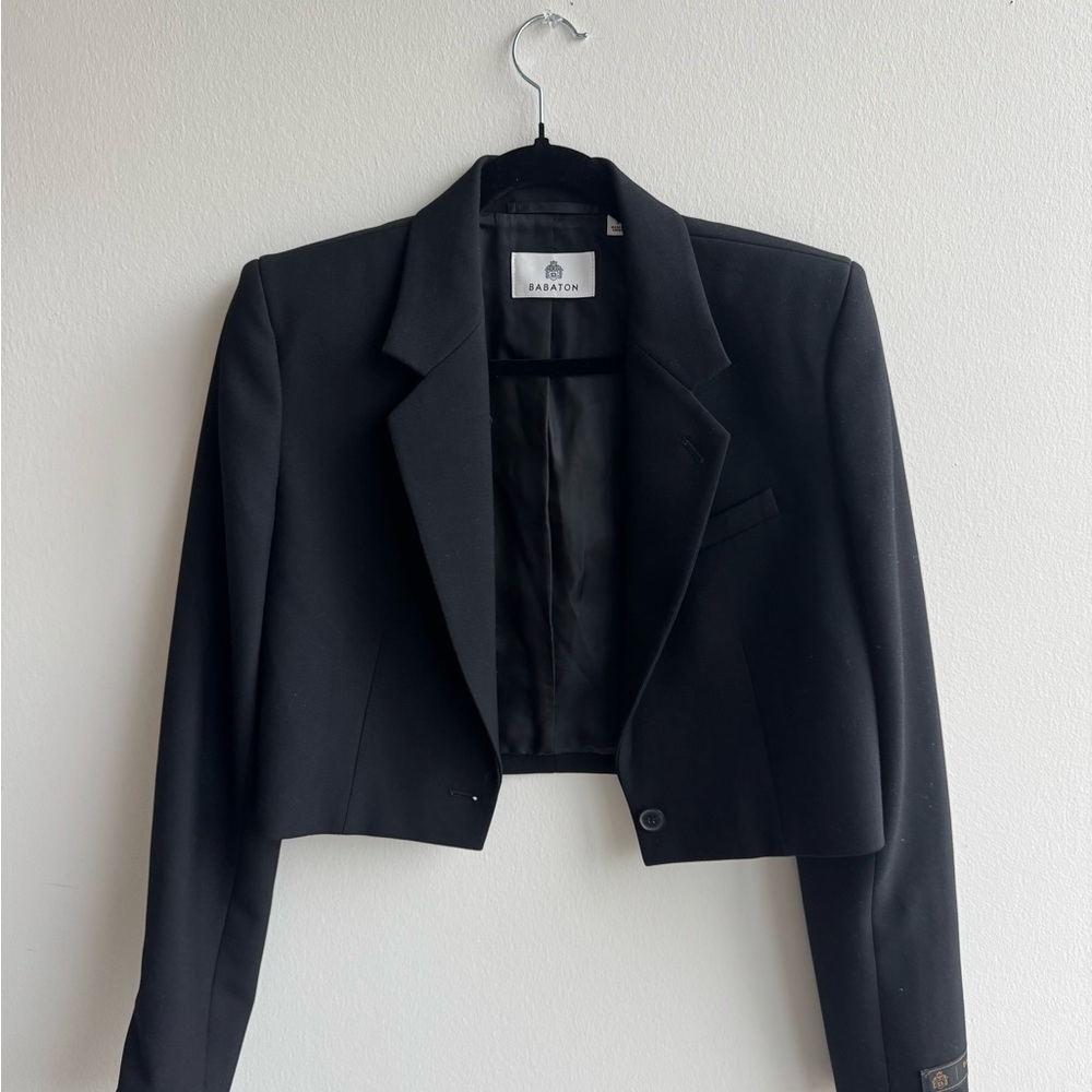 Aritzia Babaton Cropped Black Blazer Jacket (worn once)